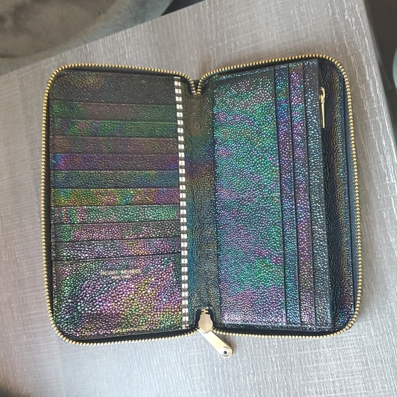 Henri Bendel Petrol Continental Wallet - Picture 5 of 7